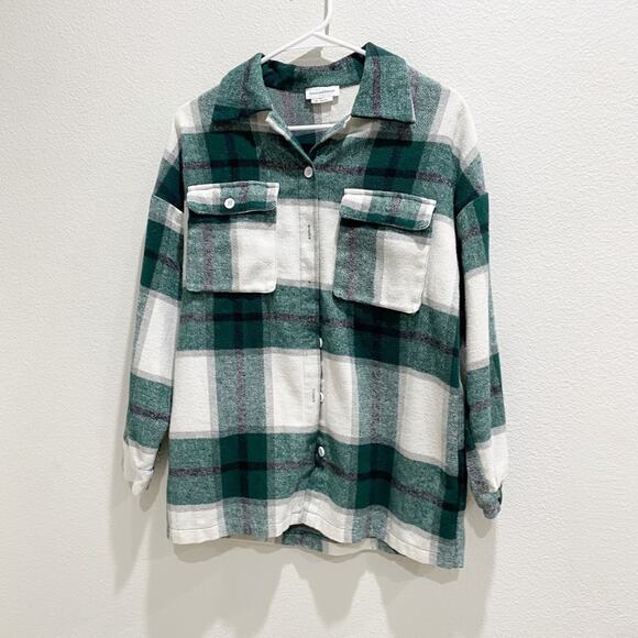 Lovers + Friends  Kaianna Shacket green button down size XXS - Picture 2 of 9